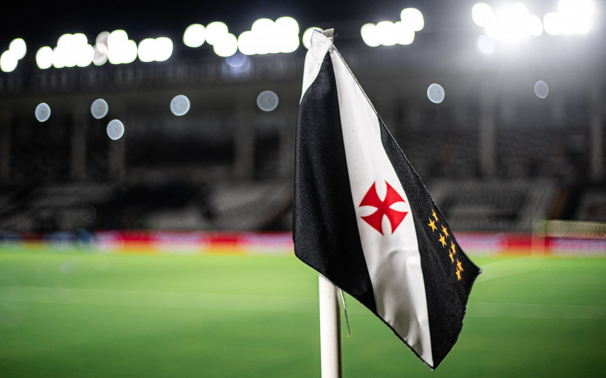 Jogador do Vasco recebeu bolada na loteria e pulou do barco Cruz-Maltino