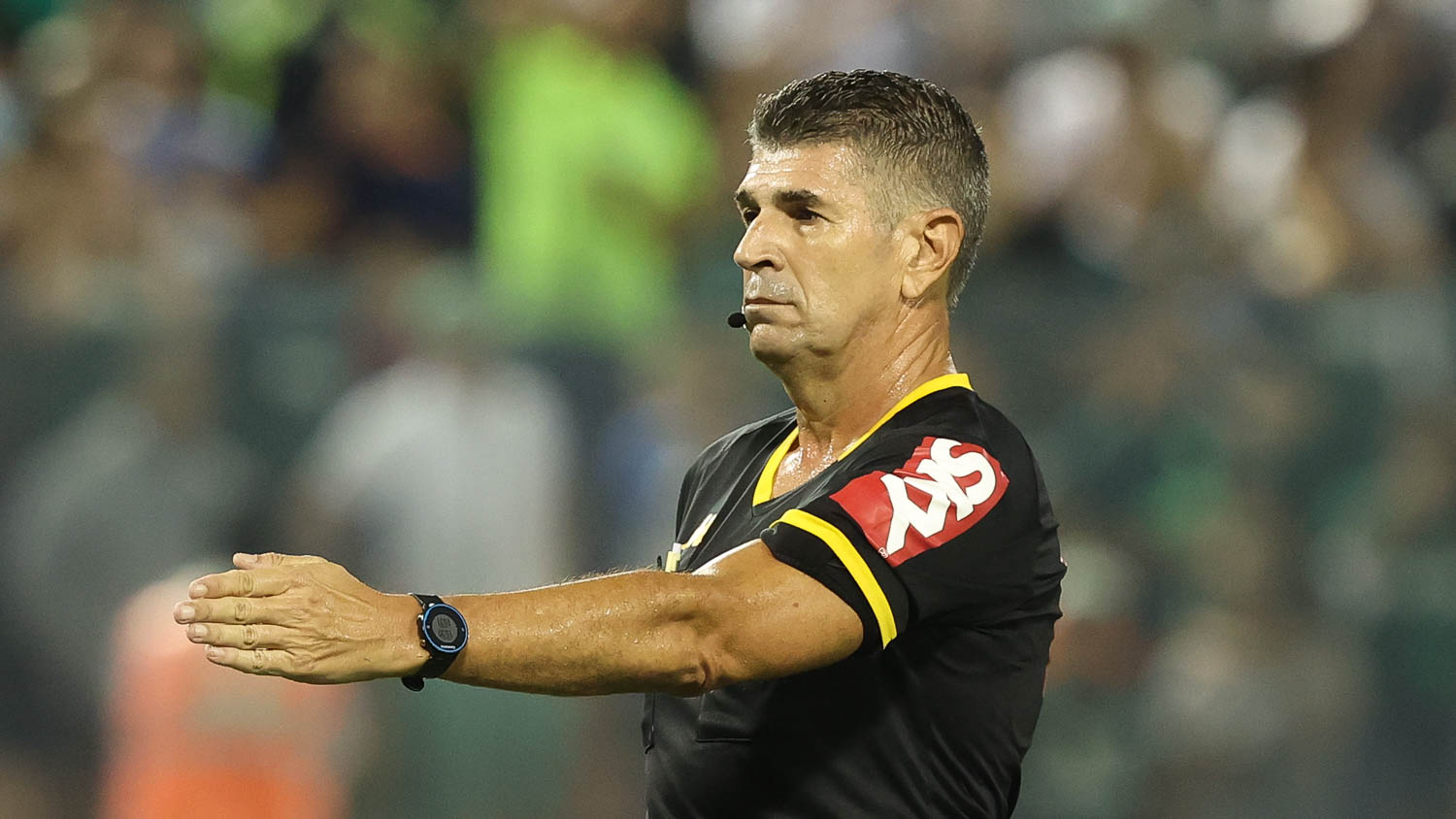 Este árbitro pode nunca mais apitar um jogo do Cruzeiro em sua carreira
