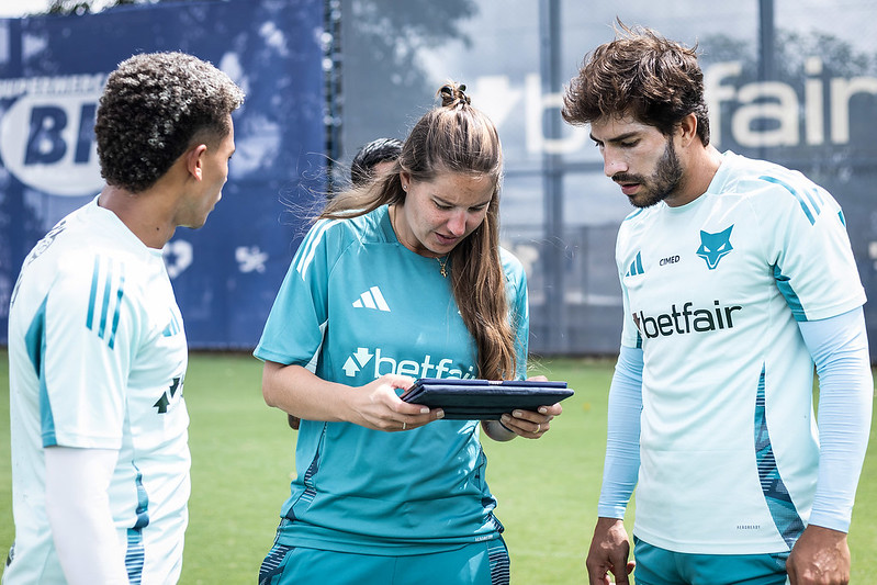 Lucas Silva recebeu aviso prévio no Cruzeiro e só comunicou os companheiros