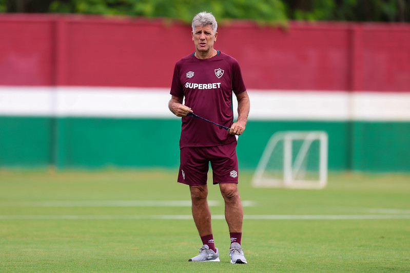 Enquanto pediu R$ 2,3 milhões para treinar o Cruzeiro, Renato Gaúcho aceitou receber bem menos no Fluminense