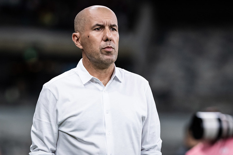 Jardim saiu, trancou a porta e novo comandante ganha espaço no Cruzeiro