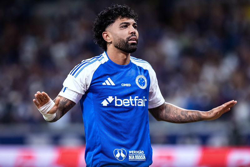 Gabigol usa influência e Jorge Jesus se aproxima do Cruzeiro