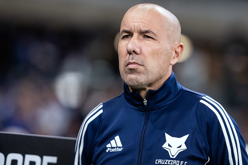 Leonardo Jardim contraria Mattos e decide afastar atacante do Cruzeiro