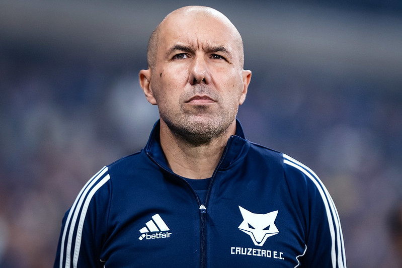 Leonardo Jardim decide por conta própria no Cruzeiro e atacante está voltando