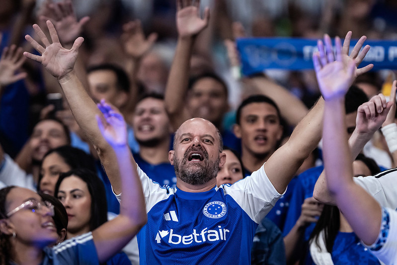 Não passa desta semana: Cruzeiro vai assinar com meio-campista argentino