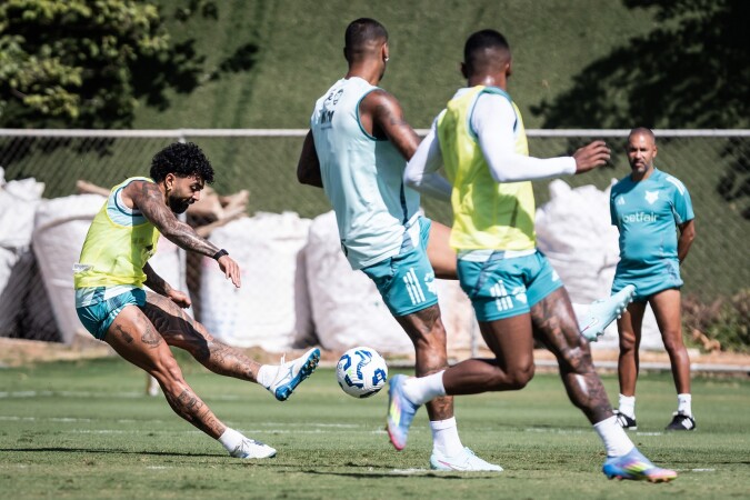 Leonardo Jardim não pensa duas vezes e manda Cruzeiro buscar volante e atacante