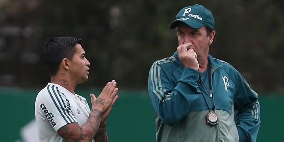 Cuca não deu conta de segurar e rebaixou Dudu no time
