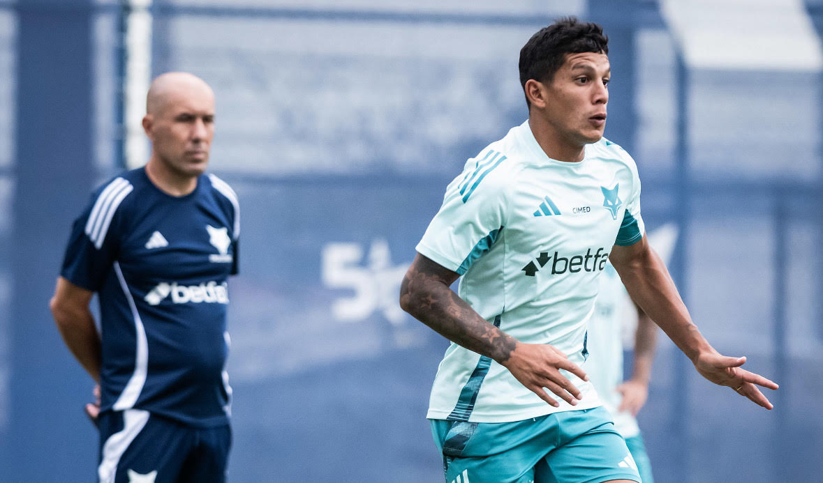 Volante tem porta fechada no Cruzeiro e agora deve buscar um novo clube no Brasil