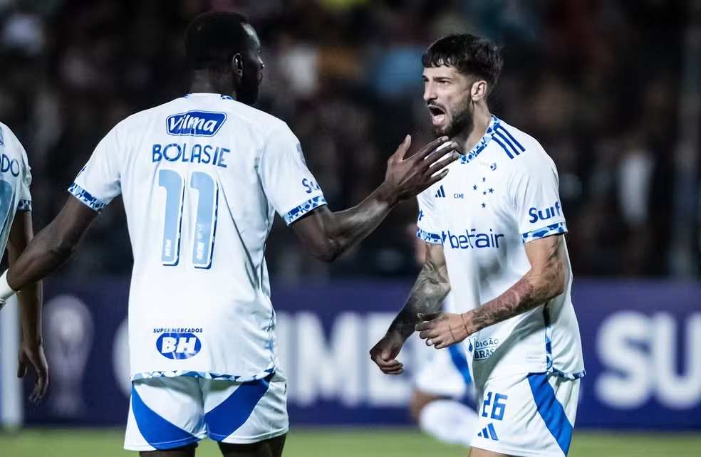 Xodó do Atlético é oferecido e pode dividir campo com Bolasie e Lautaro ainda em 2025