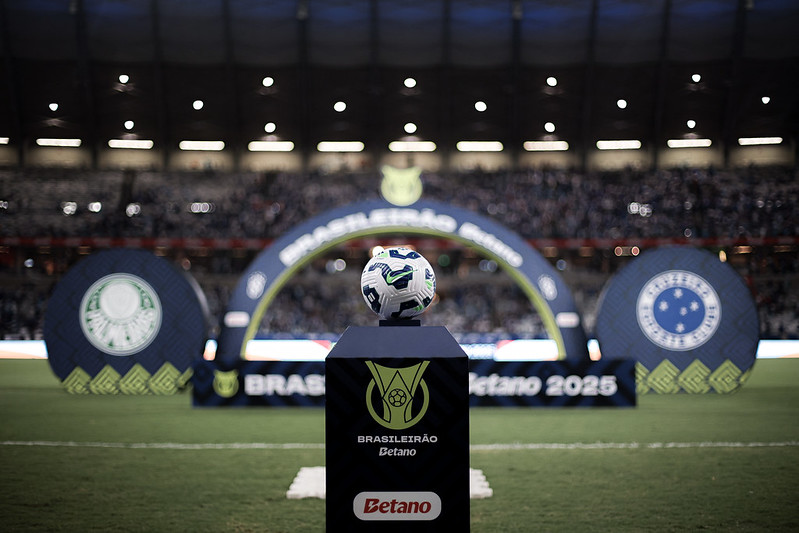 Atacante que deixou o Cruzeiro em alta flagrado no Mineirão