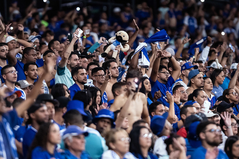 Atacante que deixou o Cruzeiro em alta flagrado no Mineirão