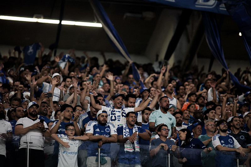 Atacante que deixou o Cruzeiro em alta flagrado no Mineirão