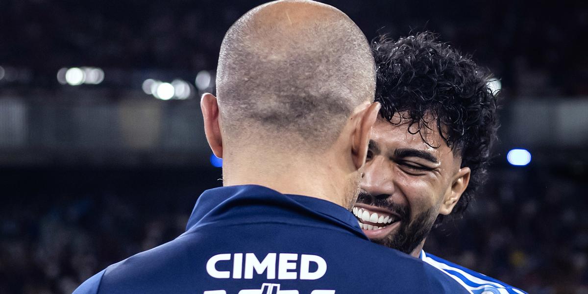 Leonardo Jardim assume as rédeas no Cruzeiro e confirma mudança de Gabigol