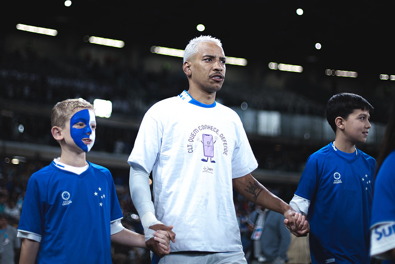 Logo após goleada, Cruzeiro encaminha renovação com grande xodó da torcida