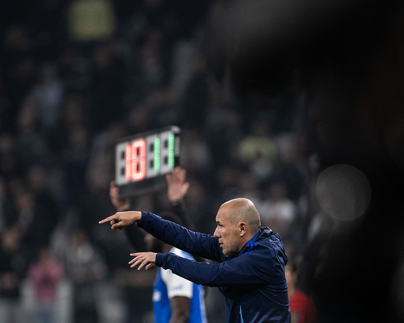 Logo após derrota, Leonardo Jardim fala sobre saídas no Cruzeiro