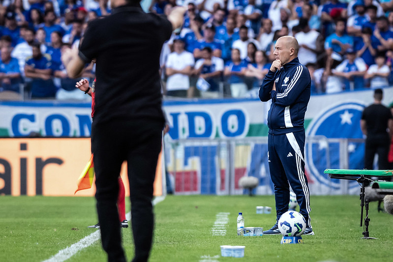 Logo após derrota, Leonardo Jardim fala sobre saídas no Cruzeiro