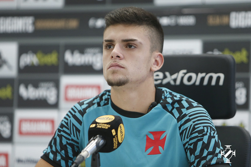 Gabriel Pec bate o martelo e toma decisão sobre reforçar o Cruzeiro em 2025
