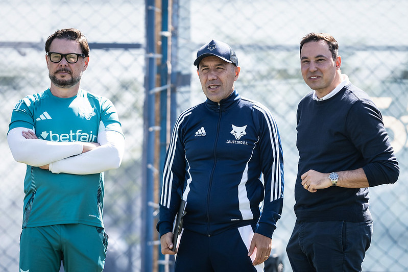 Pedrinho já tirou o dinheiro da caixinha pra contratar reforço pro Cruzeiro