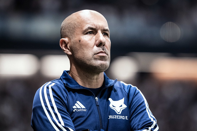 Mesmo com vitória, Leonardo Jardim decide mudar ataque do Cruzeiro
