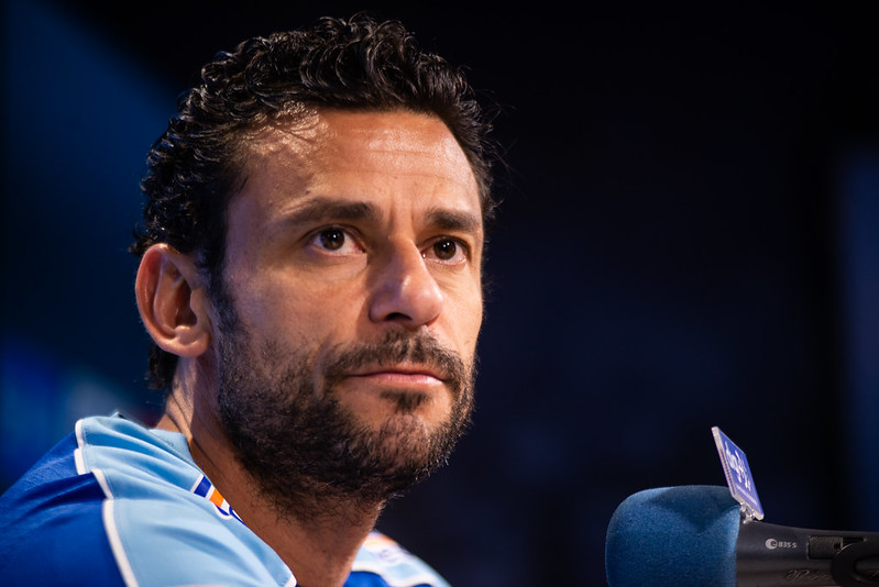 Fred pega geral de surpresa, assina com time da Série A e confirma retorno