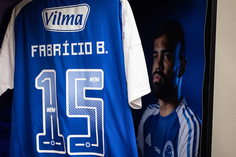 Enquanto Fabrício Bruno recebe R$ 1 milhão no Cruzeiro, zagueiro do Flamengo ganha quase isso pra não jogar