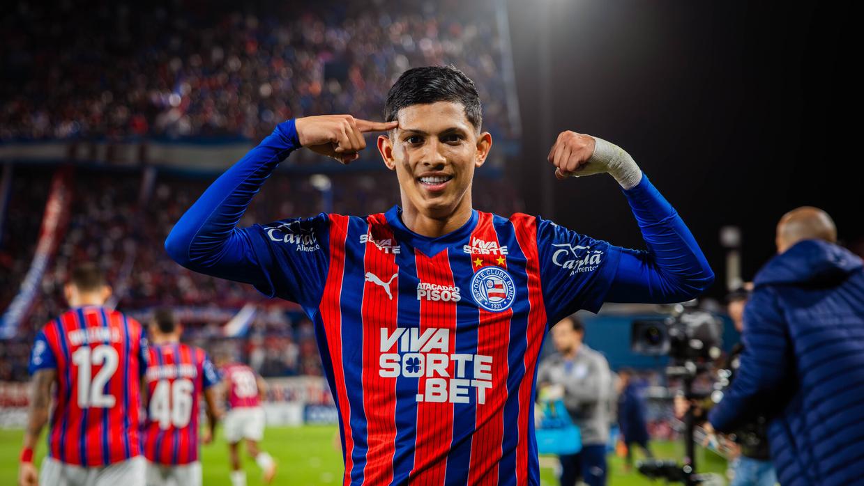Pulga assina contrato fora do Bahia