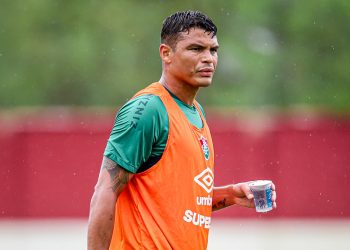 Milan fechou com Thiago Silva, que já se despediu do Fluminense