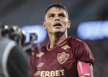 Logo após pedido pessoal de Thiago Silva, Fluminense libera zagueiro para o Milan
