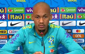 Fabinho recebe proposta para assinar e futuro do volante pode ser aqui