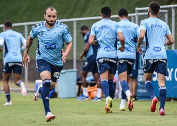 Atacante que ajudou o Cruzeiro a subir pra Série A confirma retorno para 2026