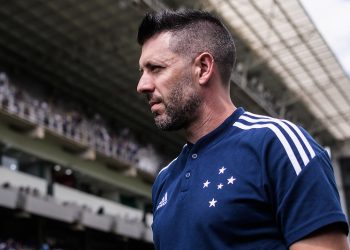 Enquanto Tite chega ao Cruzeiro, Pezzolano deve voltar ao Brasil para treinar time da Série A