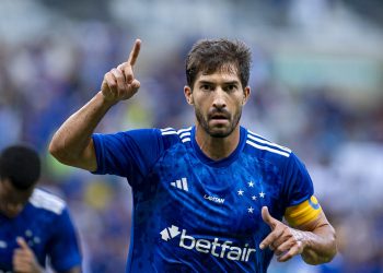 Logo após assinar novo contrato, Lucas Silva assume função de diretor do Cruzeiro
