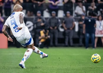 Tudo que aconteceu no vestiário do Cruzeiro após pênalti perdido por Gabigol