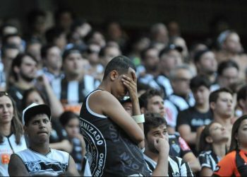 Não bastasse dívidas com clubes, Atlético-MG vai ter que pagar até pra bloco de Carnaval