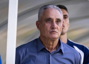 Tite afasta polêmica e crava futuro de atacante