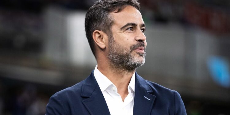 Artur Jorge comemora chegada de reforço de R$ 16 milhões para o ataque
