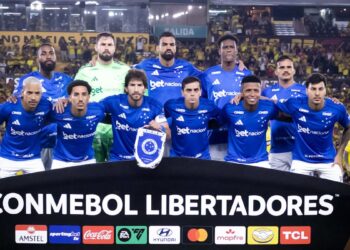 Artur Jorge comemora chegada de reforço de R$ 16 milhões para o ataque