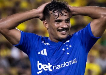 Artur Jorge comemora chegada de reforço de R$ 16 milhões para o ataque