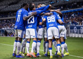 Cruzeiro recusa R$ 63 milhões e aumenta pedida por joia do elenco