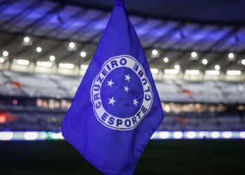 Atacante encerra ciclo no exterior e fica livre para assinar com o Cruzeiro