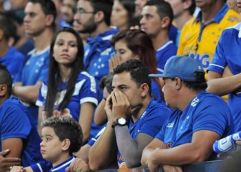 Rival do Cruzeiro anuncia zagueiro multicampeão pela Raposa
