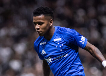 Confirmado: Keny Arroyo está fora do Cruzeiro