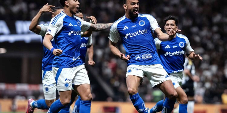 Joia de R$ 52 milhões encaminha saída do Cruzeiro após proposta do futebol europeu