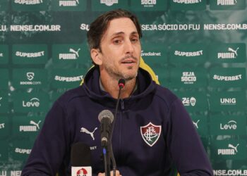 Fluminense confirma que Zubeldía não será o técnico contra o Cruzeiro
