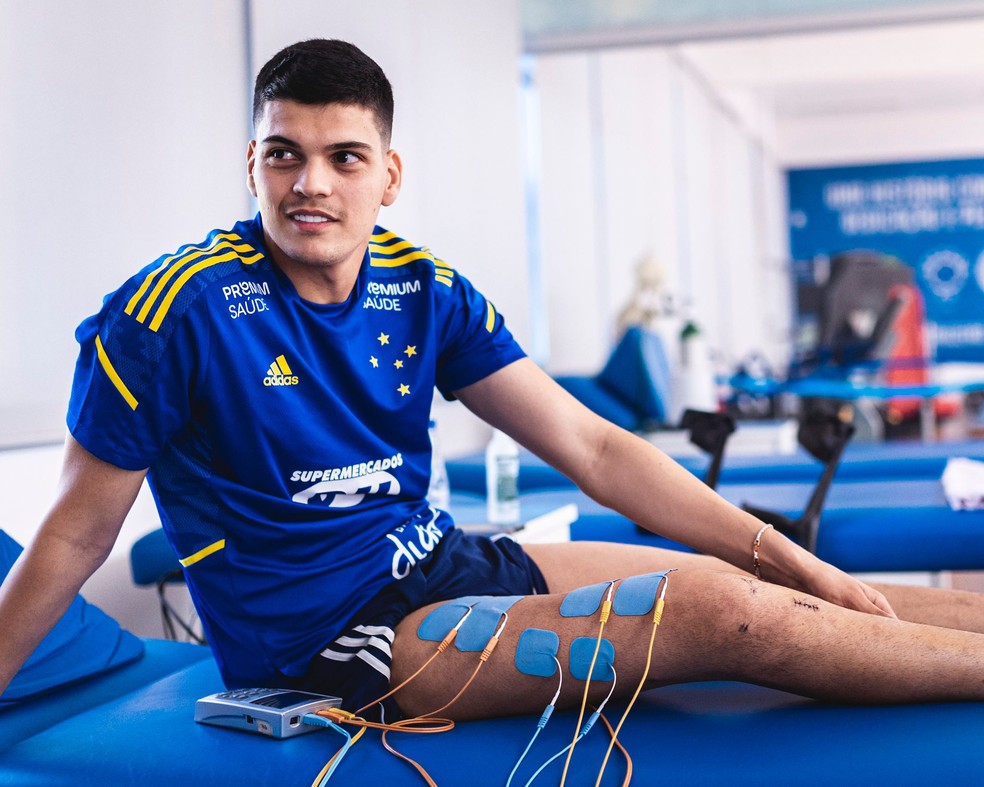 Cruzeiro contrata Gabriel Brazão e resolve problema com goleiros