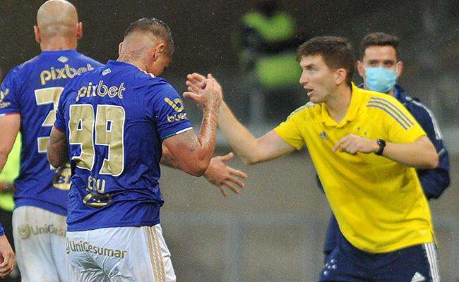 Auxiliar do Cruzeiro ressalta mentalidade da equipe após vitória