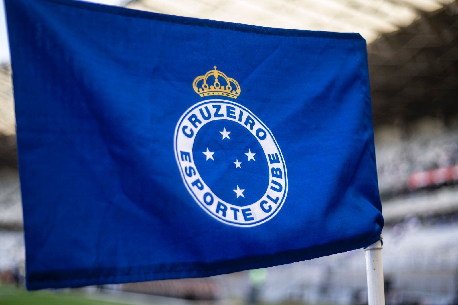 Cruzeiro abre venda de ingressos para confronto direto