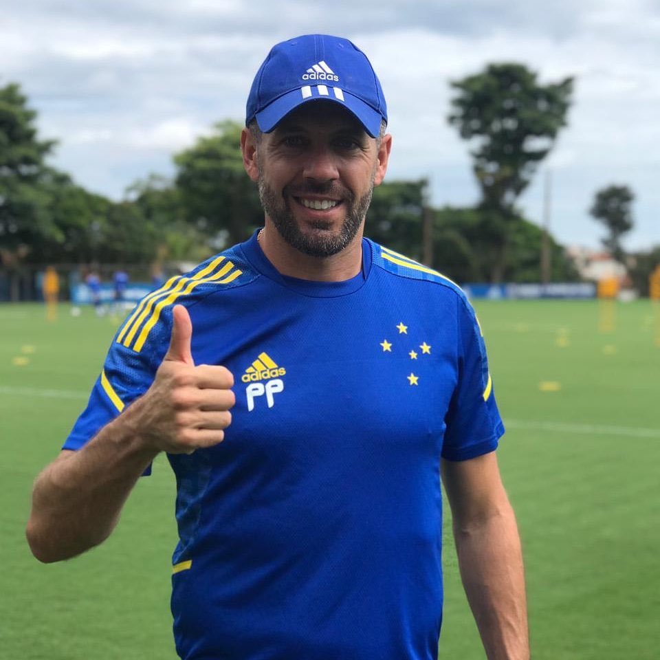 Paulo Pezzolano supera a maioria dos treinadores e se aproxima de grande marca no Cruzeiro