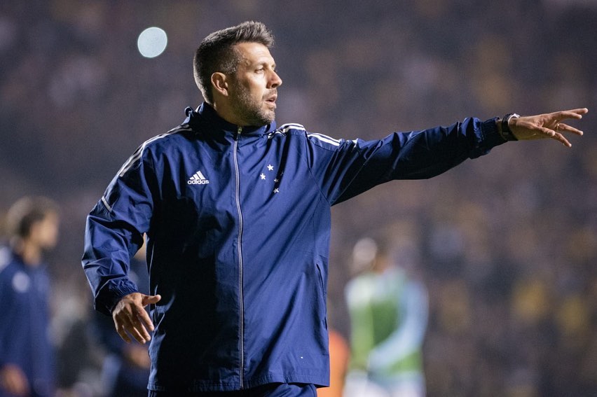 Pezzolano não se cala e admite que Cruzeiro jogou mal contra o Criciúma