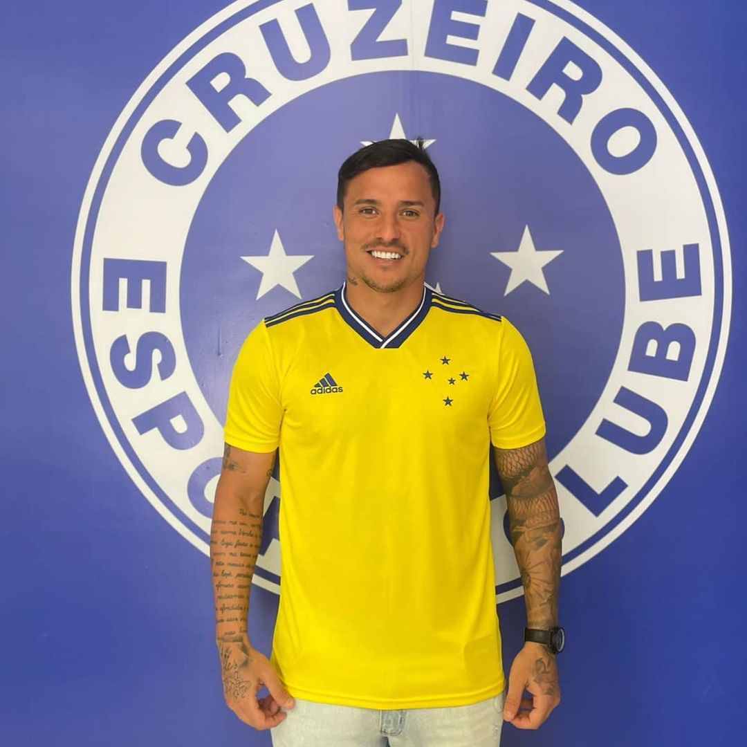 Edu ativa modo sincerão, revela problemas de saúde mental e comove torcida do Cruzeiro